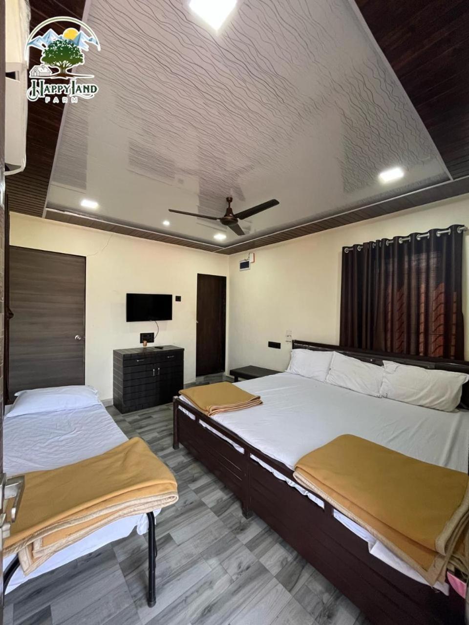 Happy Land Farm Hotel คาร์จัต ภายนอก รูปภาพ