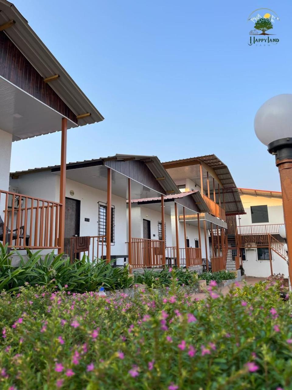 Happy Land Farm Hotel คาร์จัต ภายนอก รูปภาพ