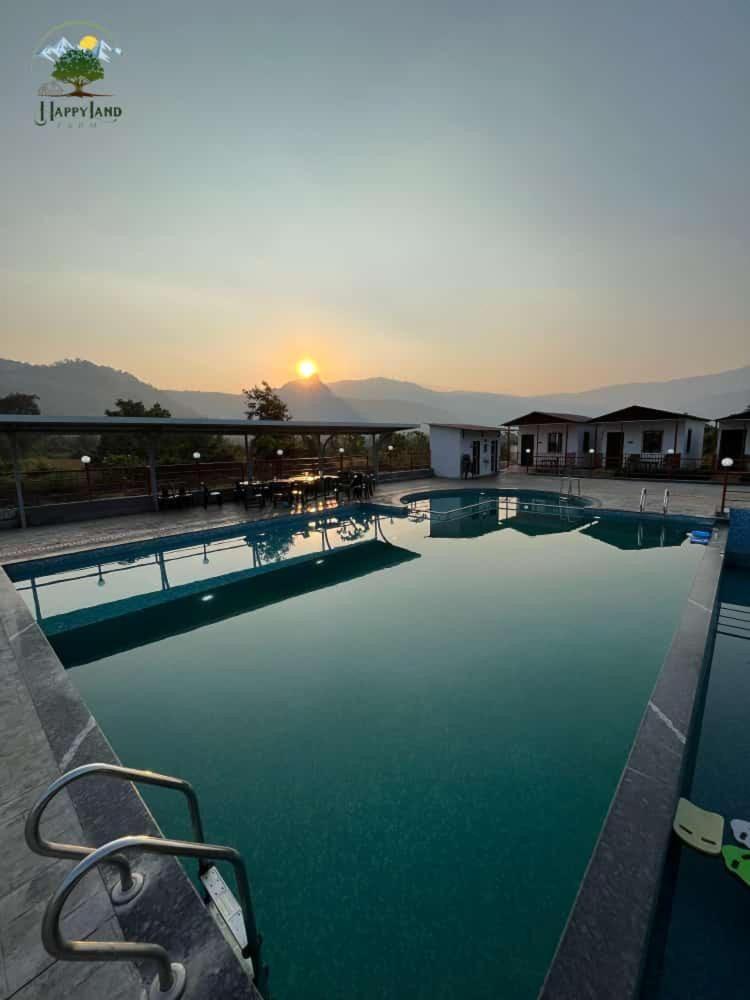 Happy Land Farm Hotel คาร์จัต ภายนอก รูปภาพ